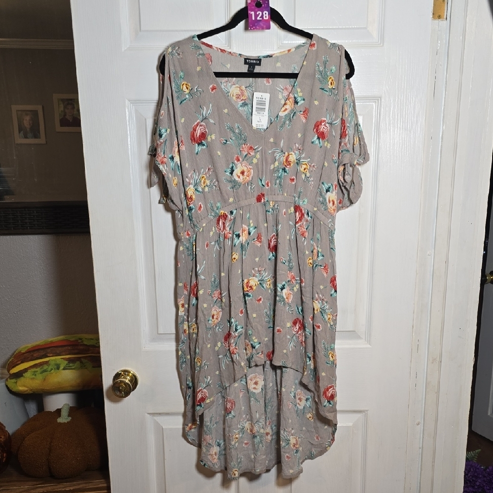 128 Torrid 1 1X Gray Floral V-Neck Top Gauze Babydoll Tunic High Low Top